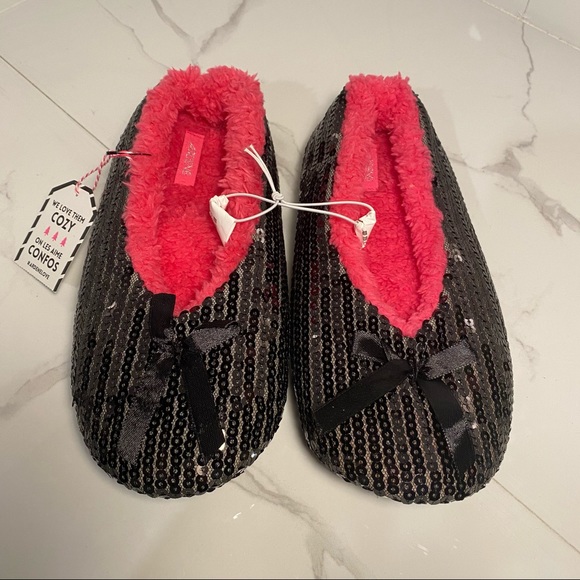 BNWT Ardene Sequins Slippers - Picture 1 of 3